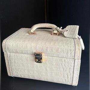 Dooney and Bourke Nile White Croc Embossed leather Train Case Travel Luggage bag